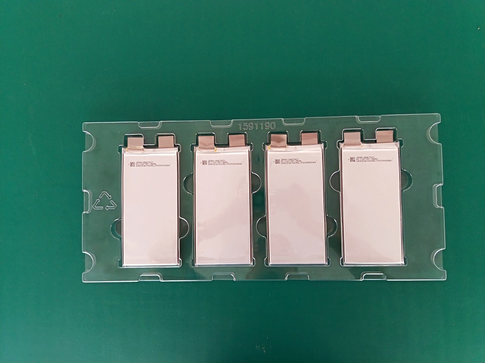 衛(wèi)藍(lán)3.65V 35Ah高能量密度半固態(tài)鋰離子電芯 衛(wèi)藍(lán)3.65V 35Ah高能量密度半固態(tài)鋰離子電芯