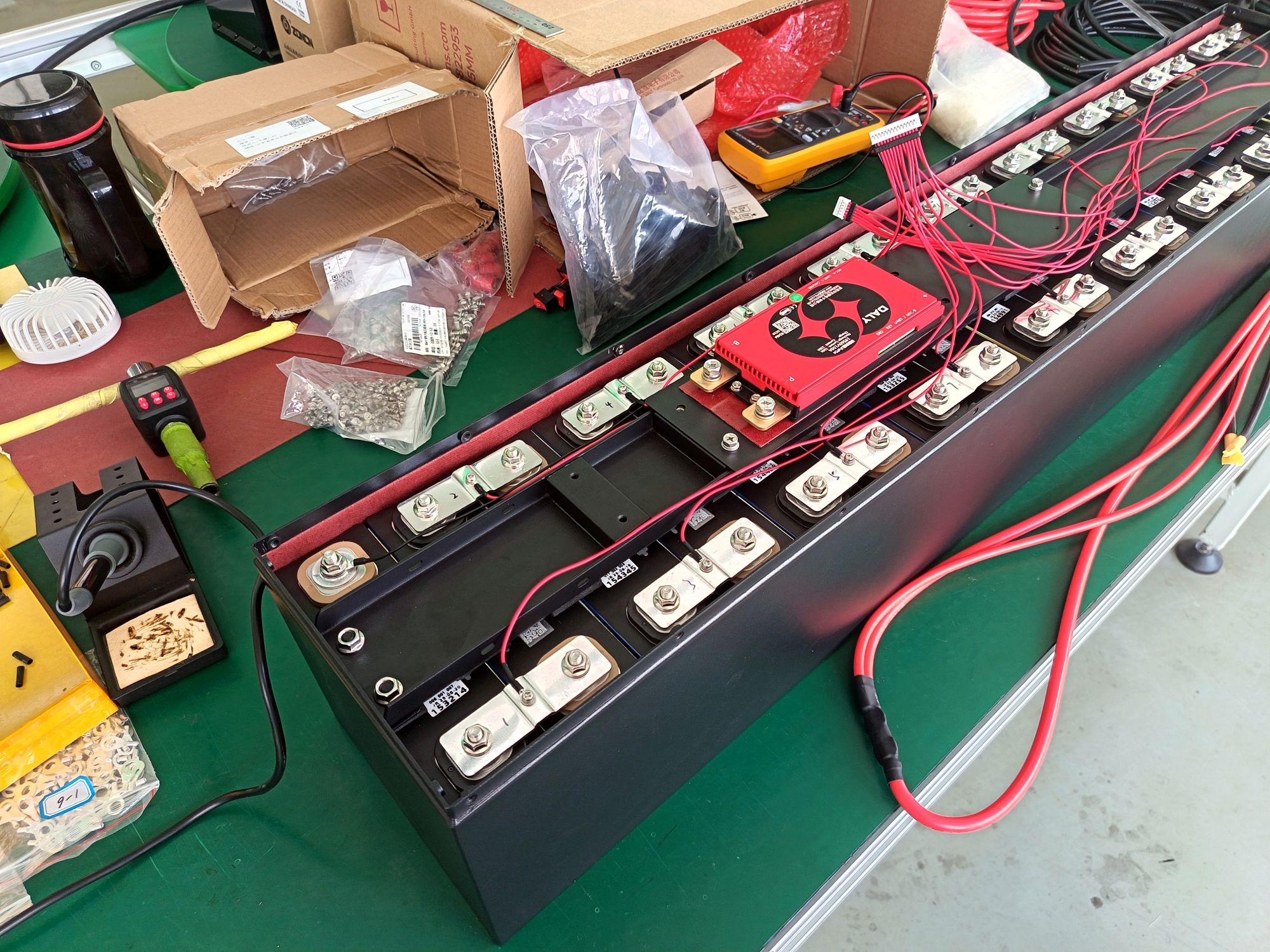 磷酸鐵鋰電池正確充電方法詳解｜LiFePO4電池充電技巧與注意事項全指南